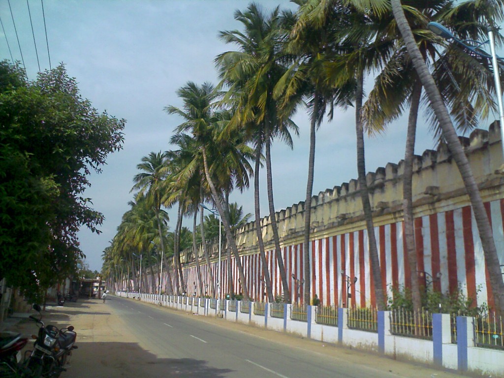 compound wall of srirangam temple in trichy